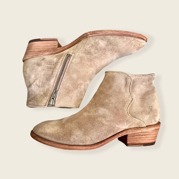 Frye Carson Piping Beige Suede Leather Low Heel Classic Minimalist Ankle Booties - Picture 15 of 16